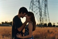 适合发朋友圈的爱情句子