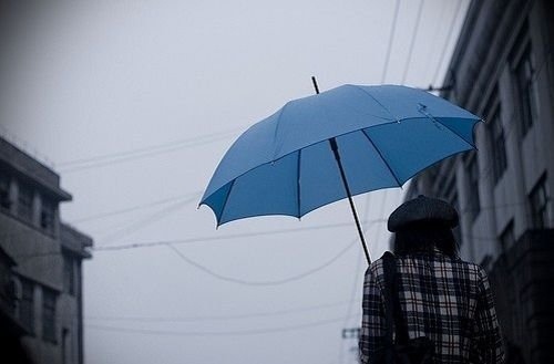 没带伞淋雨了的朋友圈说说