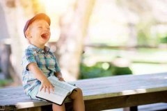 赞美孩子天真烂漫的优美句子