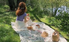 春游发朋友圈的句子短句唯美