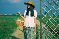 深夜发朋友圈感慨生活的句子(65句)