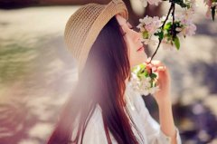 现实靠自己发朋友圈的句子说说(汇总67句)