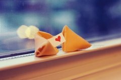 情侣空间说说句子大全(热门70句)