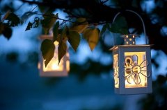 睡前扎心朋友圈说说短句(推荐65句)